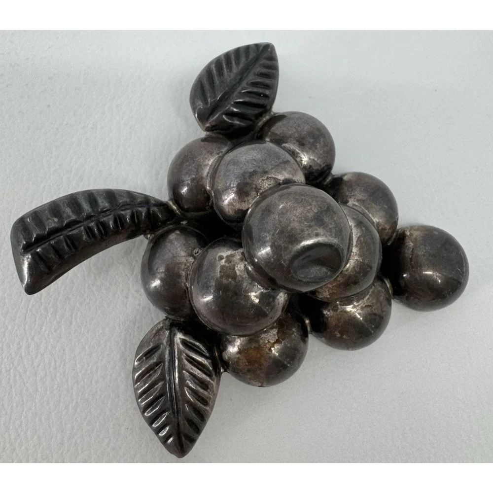 Vintage Brooch 925 Sterling Silver Grape Cluster Leaf Design Artisan Mexico GC G